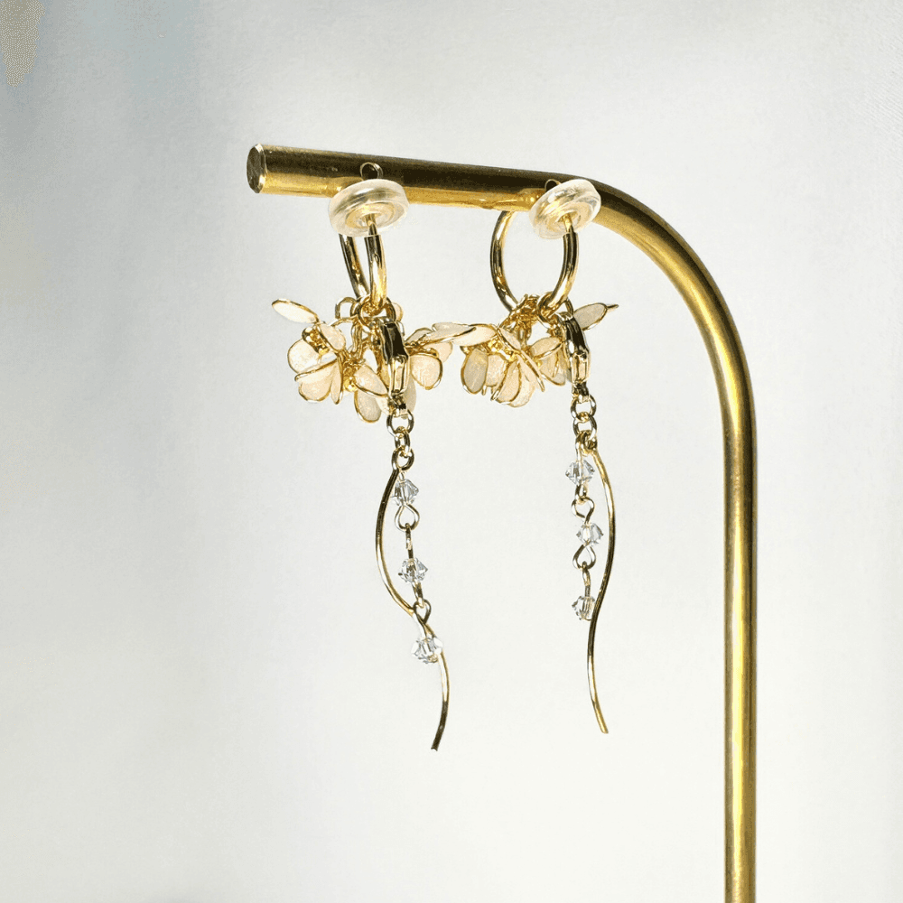 【銀木犀/ギンモクセイ】2wayフープイヤリング 揺れるホワイト 金属アレルギー対応 サージカルステンレス 受注生産 | 10枚目